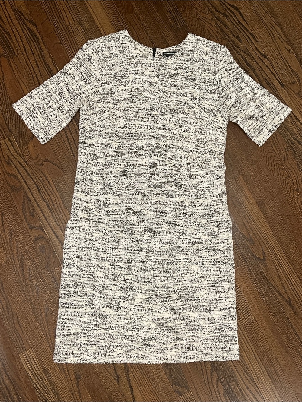 Women's Textured Short Sleeve Shift Dress in Black & White - size 0